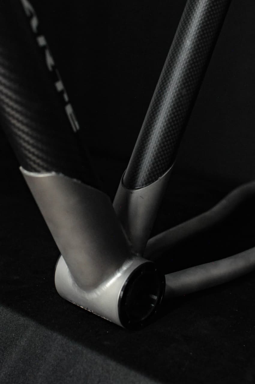 All-road a medida · Titanio + Carbono